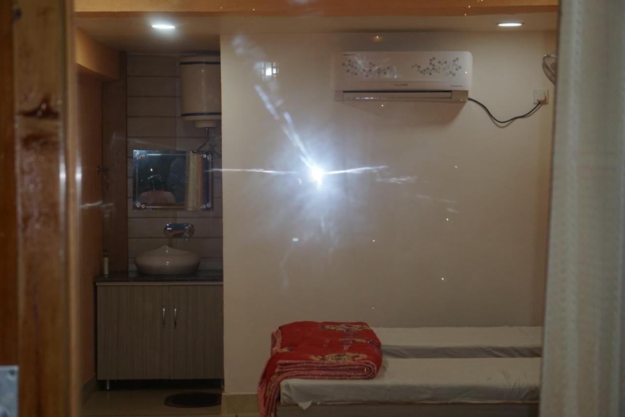 فندق Rishīkeshفي  Abhayam Ashram المظهر الخارجي الصورة